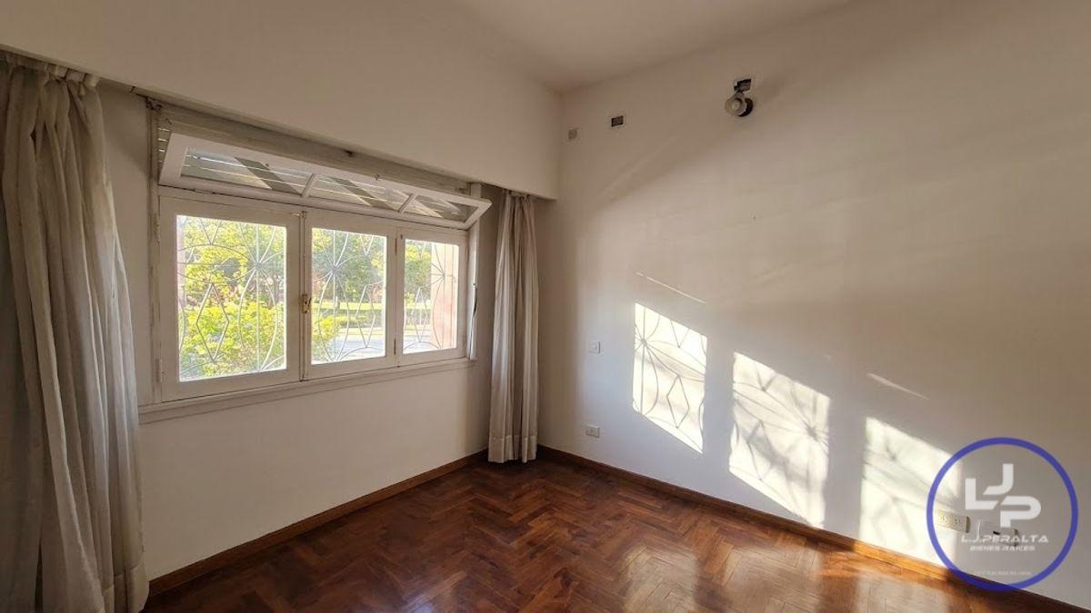 Foto de EN VENTA PH TIPO CASA 3 AMBIENTES EN PB COMPLETA CON COCHERA Y PATIO, imagen 3