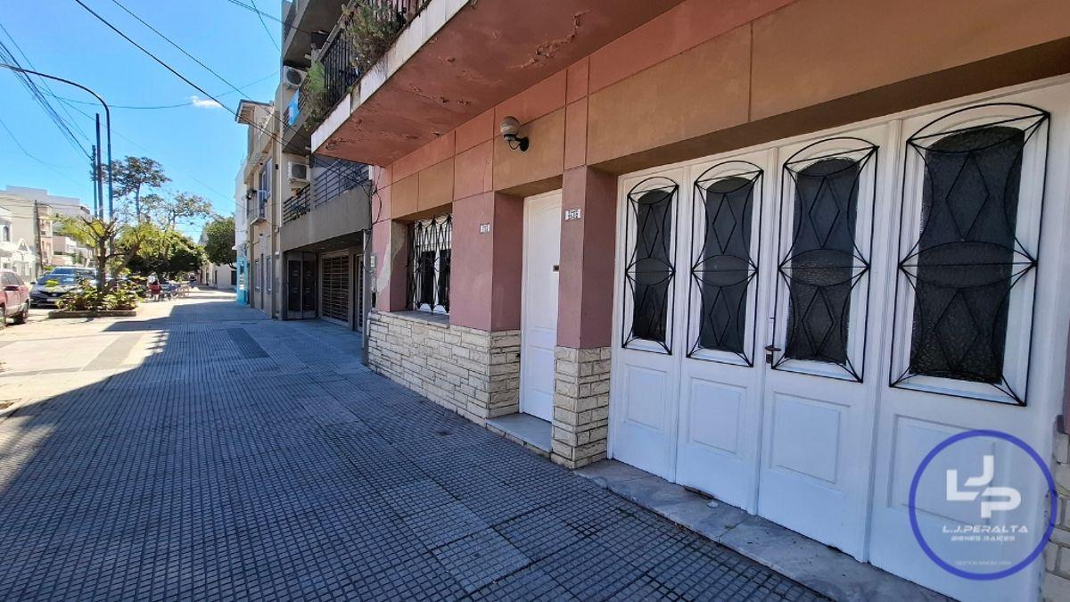 Foto de EN VENTA PH TIPO CASA 3 AMBIENTES EN PB COMPLETA CON COCHERA Y PATIO, imagen 2