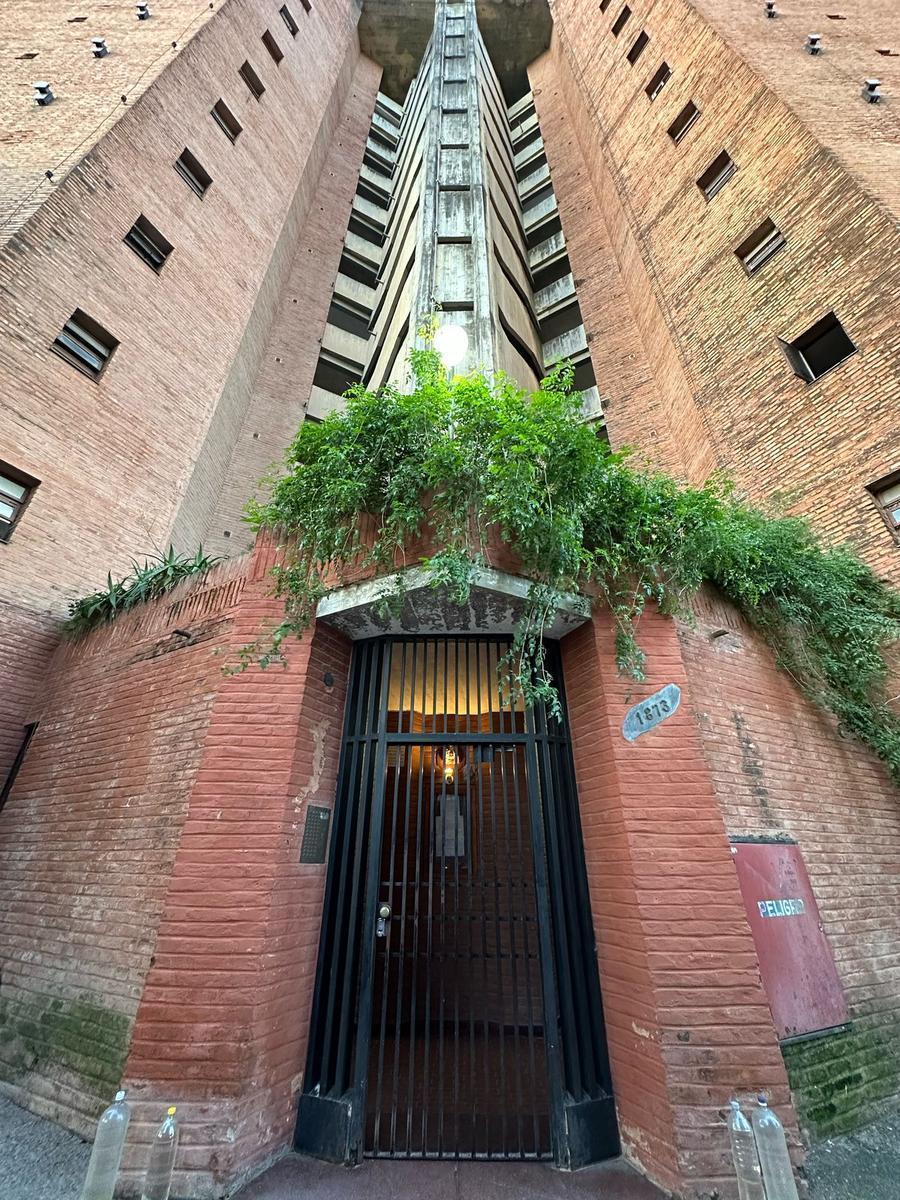 Departamento en Venta Av Alem 1800, 2 Dorm. 3