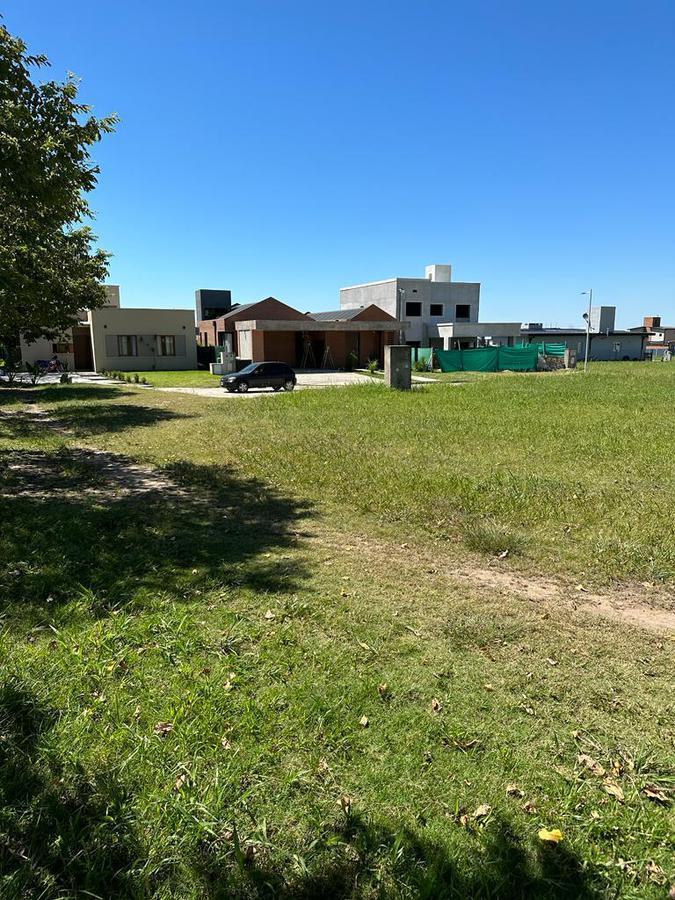 Oportunidad! Terreno en Barrio Las Quintas 2! 4