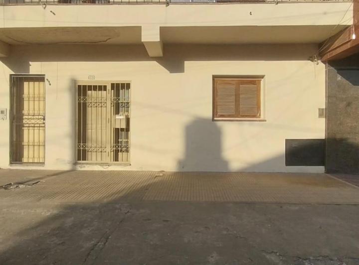 Casa en venta, 3D, en Pellegrini al 500 1
