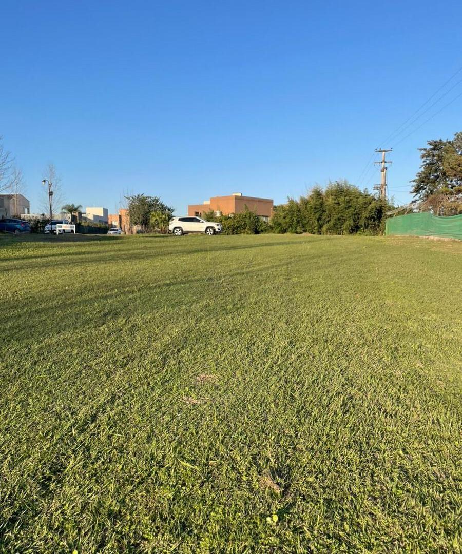 Terreno en venta en Country del Pilar, Av Solano Vera 2800