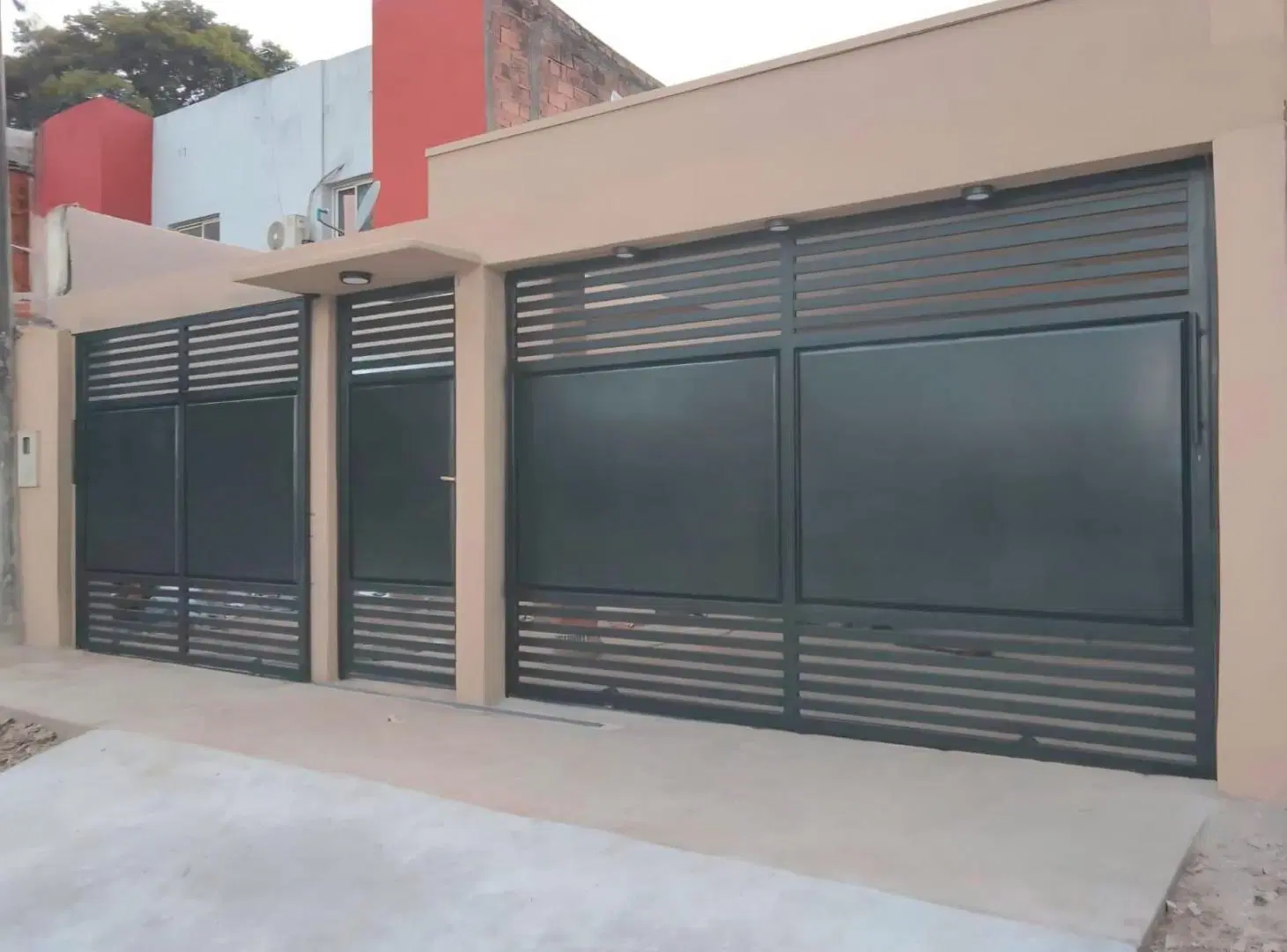 Casa a estrenar 3D, Belisario Roldan 1ra cuadra alt Av Mate de Luna 4100. zona parque Guillermina 4