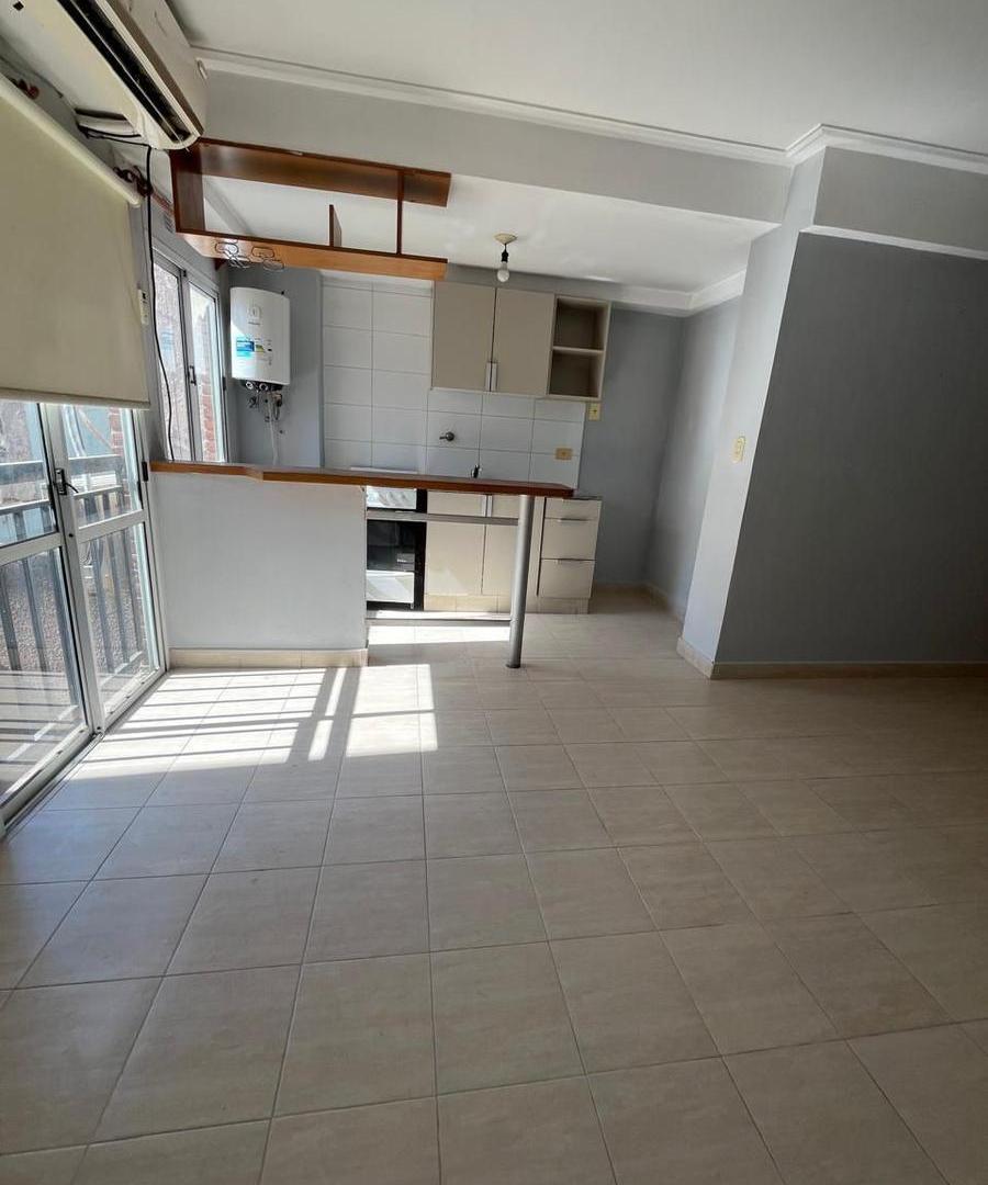 Departamento en alquiler en Crisóstomo al 500