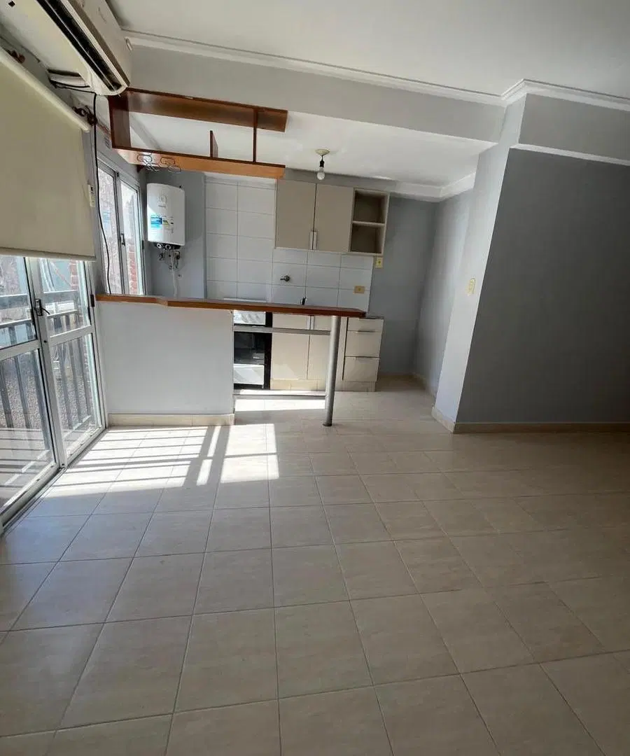 Departamento en alquiler en Crisóstomo al 500 3