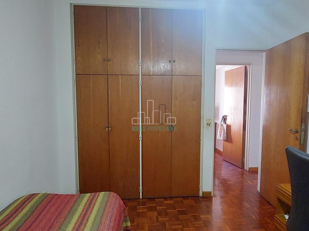 Venta Departamento 5 Ambientes con Balcon Al Frente y Cochera en Caballito - Parque Centenario 2
