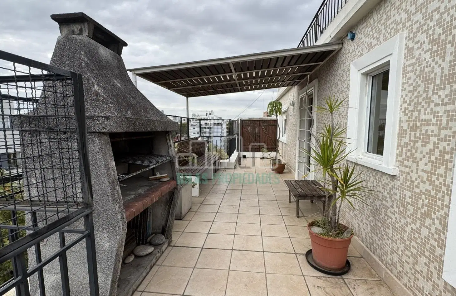VENTA EXCLUSIVO PISO ENTERO DE 3 AMBIENTES CON TERRAZA Y PARRILLA PROPIA EN VILLA CRESPO 2
