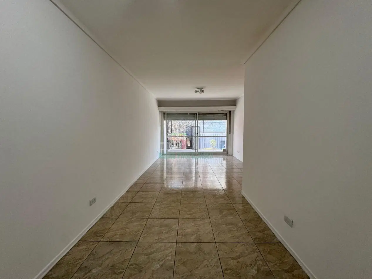 ALQUILER 3 Ambientes con Comedor Diario, Balcon Corrido y Lavadero Independiente en Almagro 4