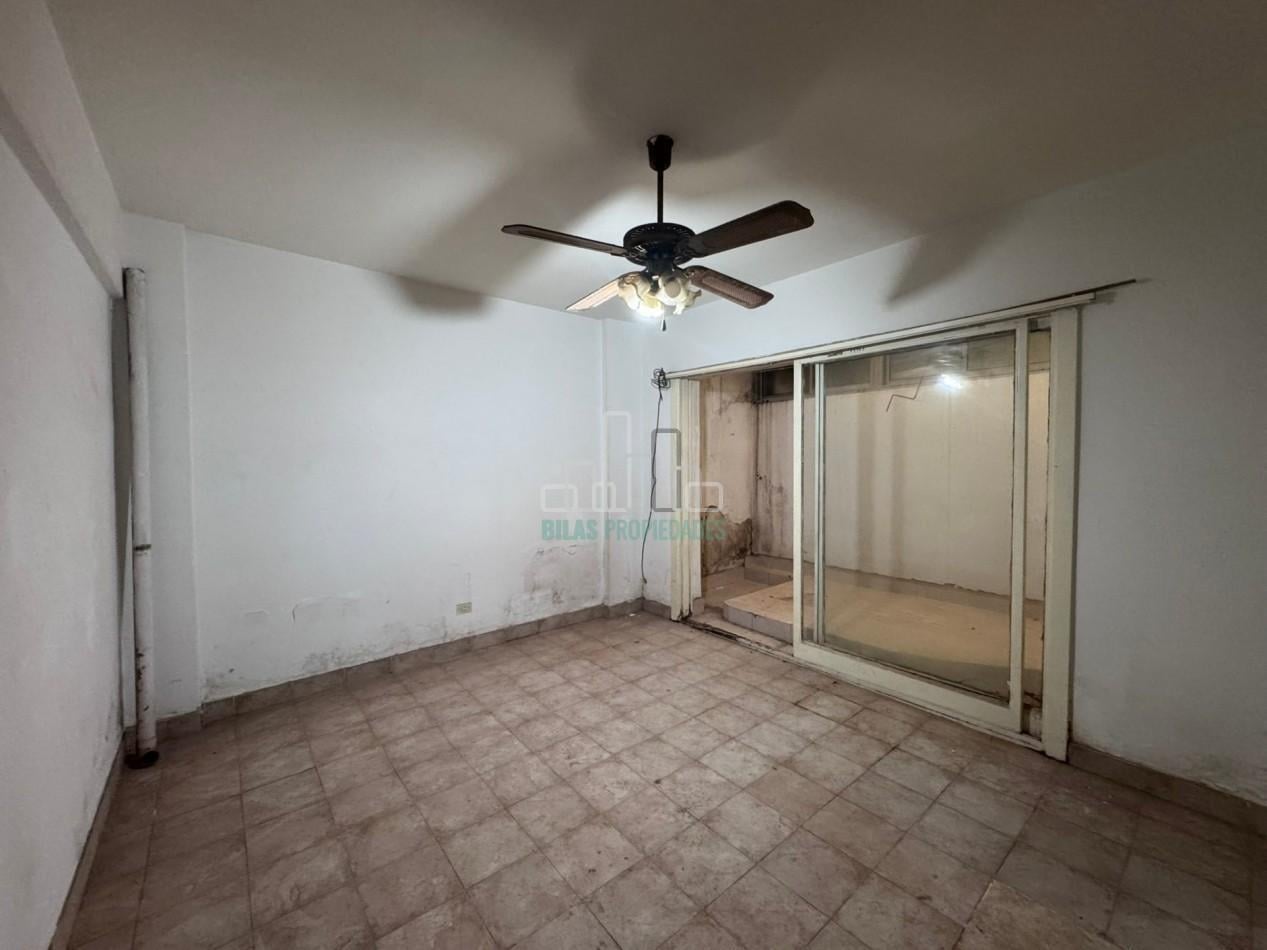 Foto de MONOAMBIENTE CON PATIO PROPIO - PARA REFACCIONAR - ALMAGRO, imagen 4
