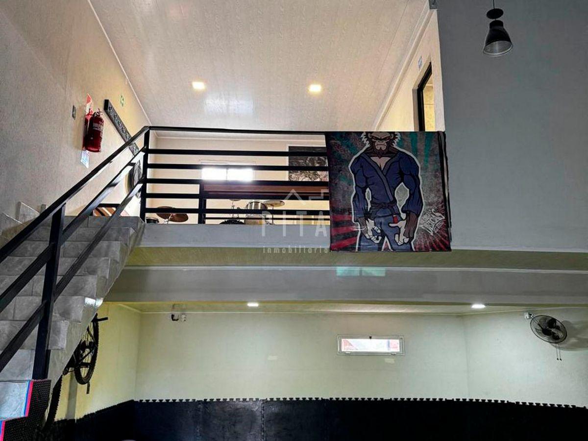 Foto de Local comercial de 107 m² en alquiler en Cipolletti, imagen 2