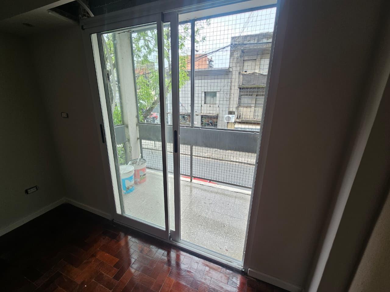 Foto de VENDE MONOAMBIENTO CON BALCON Y PATIO - RECICLADO 100%, imagen 3