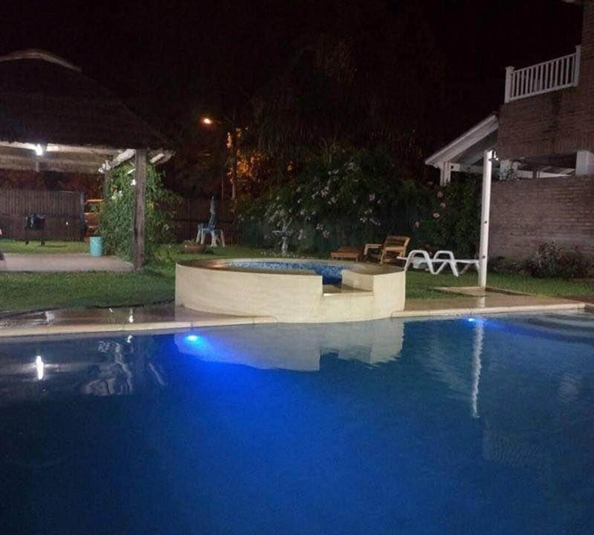 Lote de 275 m², Quincho con Baño y Pileta 7x4 de Material 3