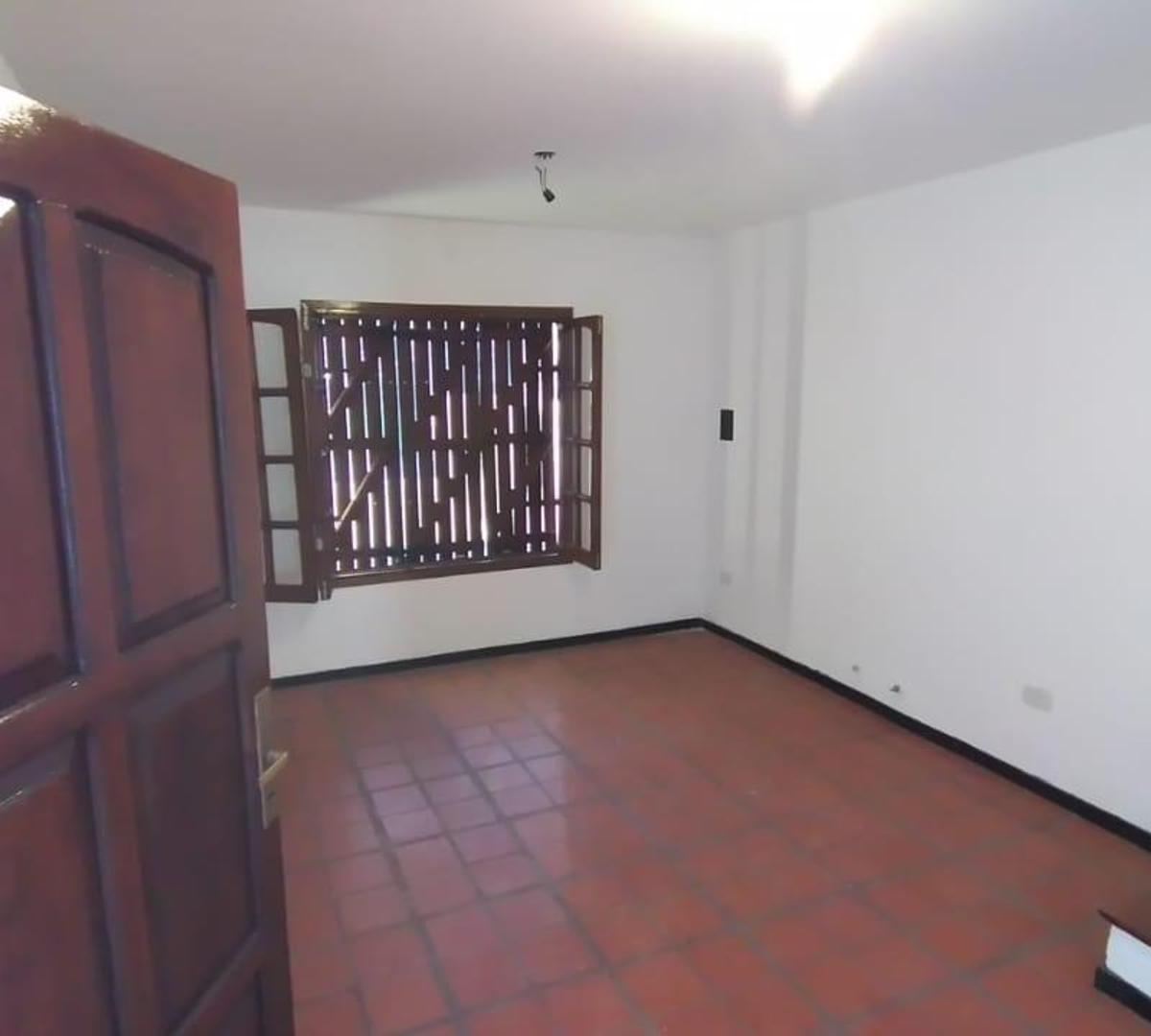 Mont Cenis 4600, Granadero Baigorria, Casa Dos Dorm. 2