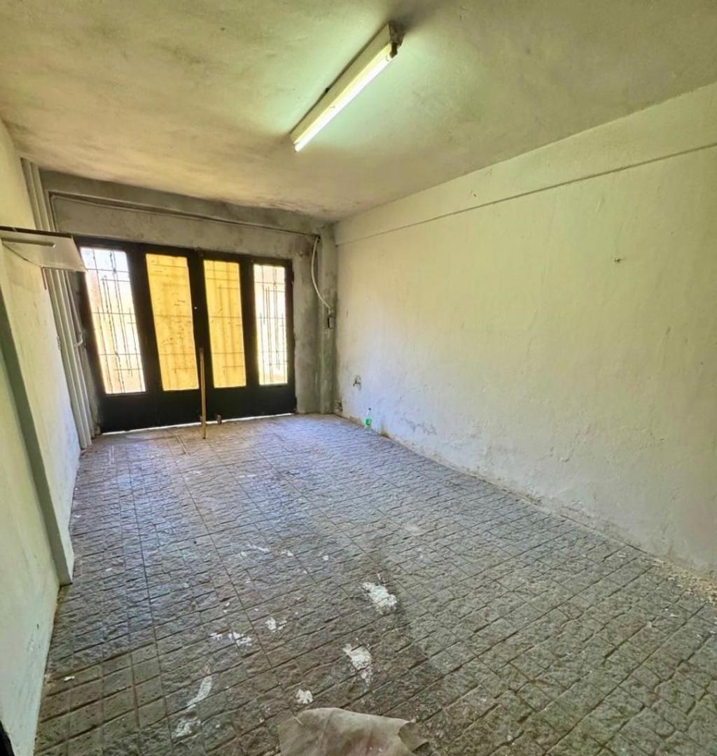 Gorriti 7100, casa de 3 dormitorios, patio, cochera.