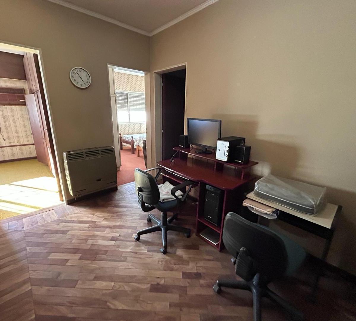 Casilda, Buenos Aires 4000, Casa 3 Dorm., Cochera 1