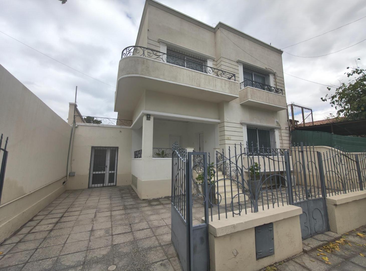 Foto de Gran Casa en Pedro Echagüe 34(o), imagen 2