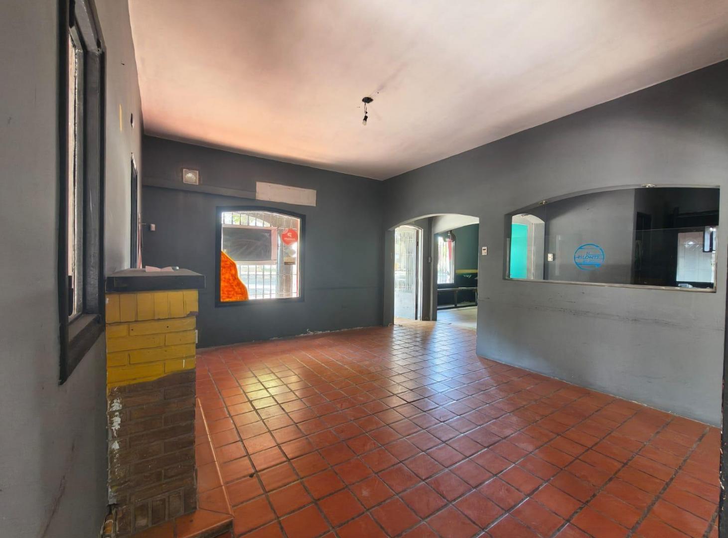 Foto de Local en Rivadavia. Meglioli 159(s), casi Ituzaingó., imagen 3