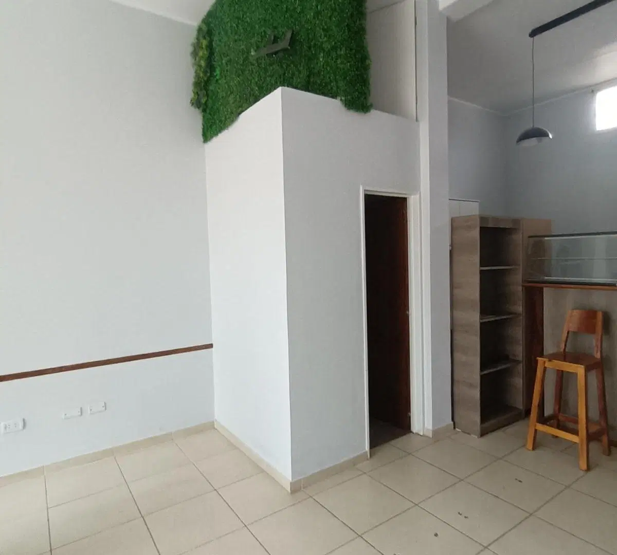 Local Comercial. Libertador San Martín al 2800 Este. Santa Lucía. 1