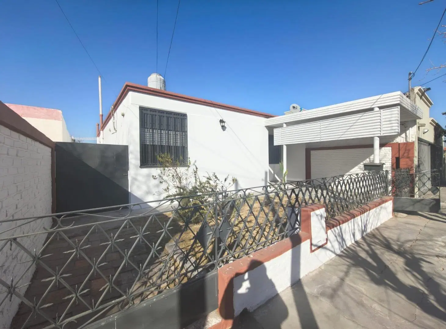Casa Bº Mendoza. Pedro Cobos 4560(s). 4