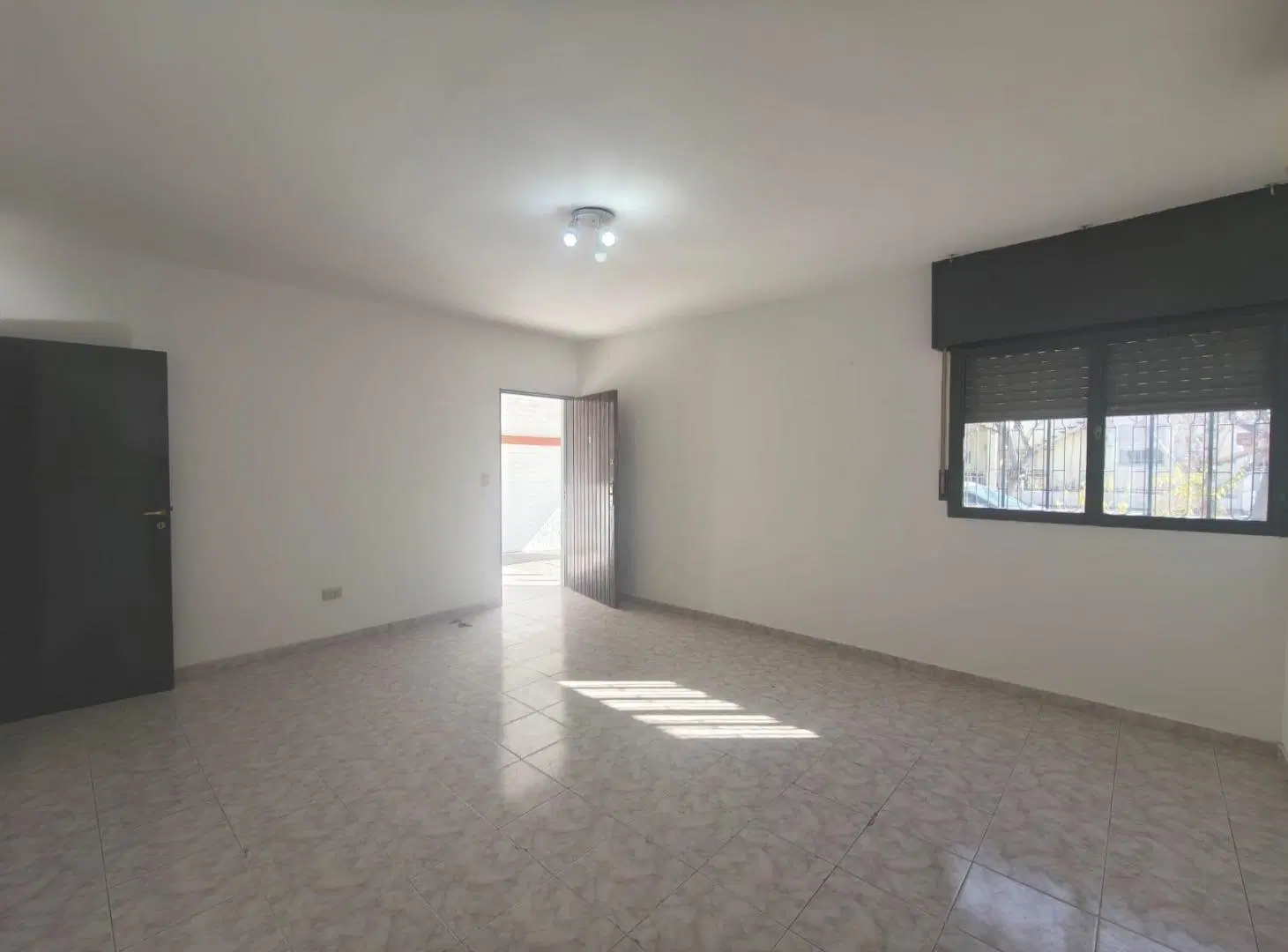 Casa Bº Mendoza. Pedro Cobos 4560(s). 3