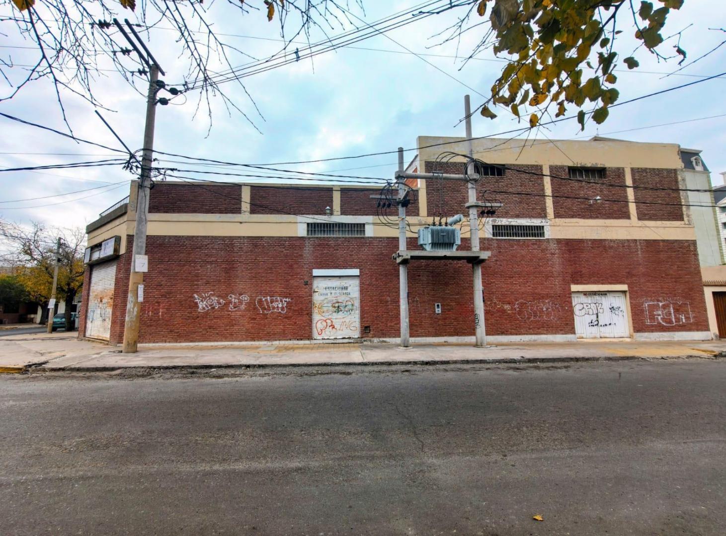 Foto de Local con Departamento. General Acha esquina Pedro Echagüe., imagen 2