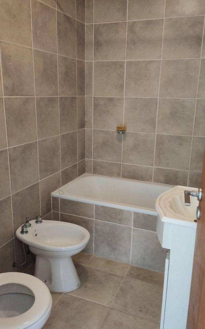 Foto de Departamento de 45 m² con 1 habitación en alquiler en La Plata, imagen 2