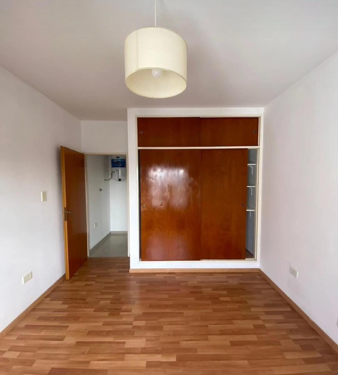 Venta Departamento 2 Ambientes con Balcón 5