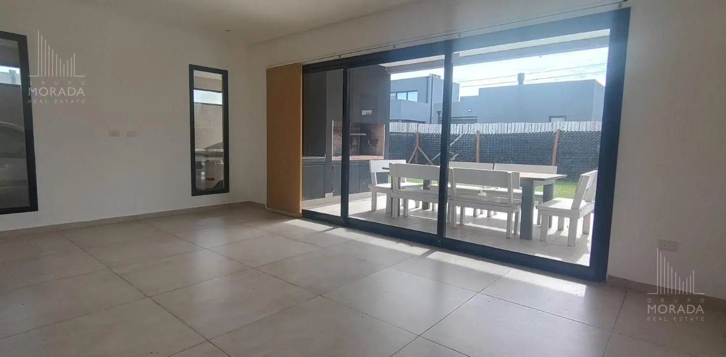 Casa en venta de 4 amb en Spring Park 3