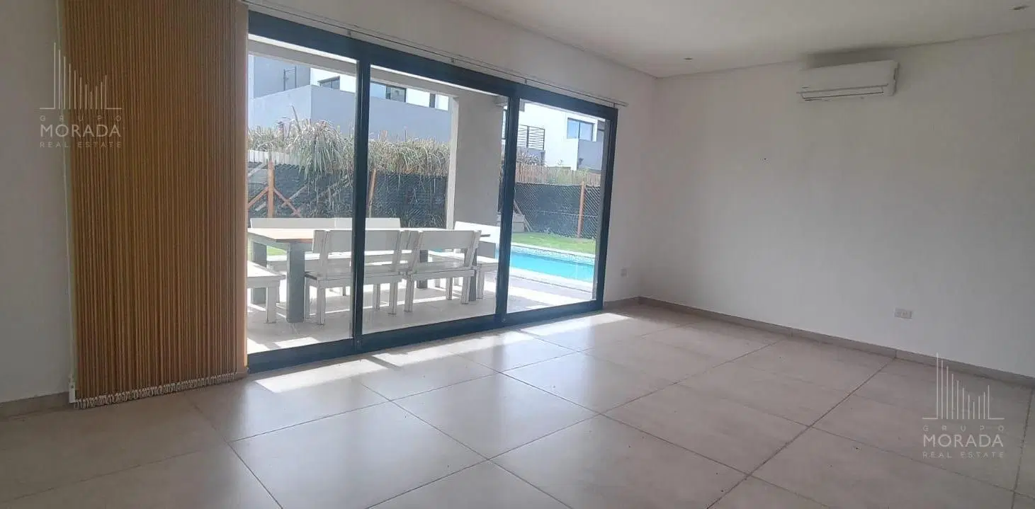 Casa en venta de 4 amb en Spring Park 2