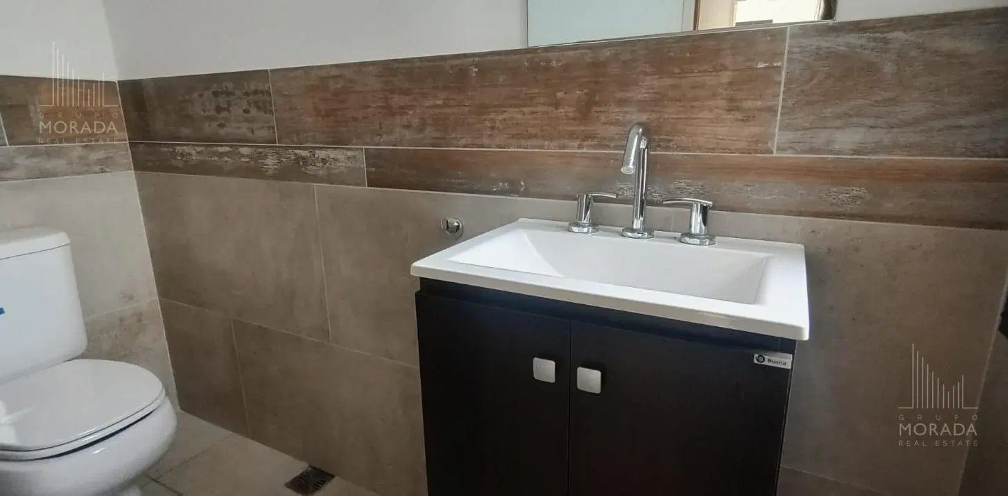 Casa en venta de 4 amb en Spring Park 4