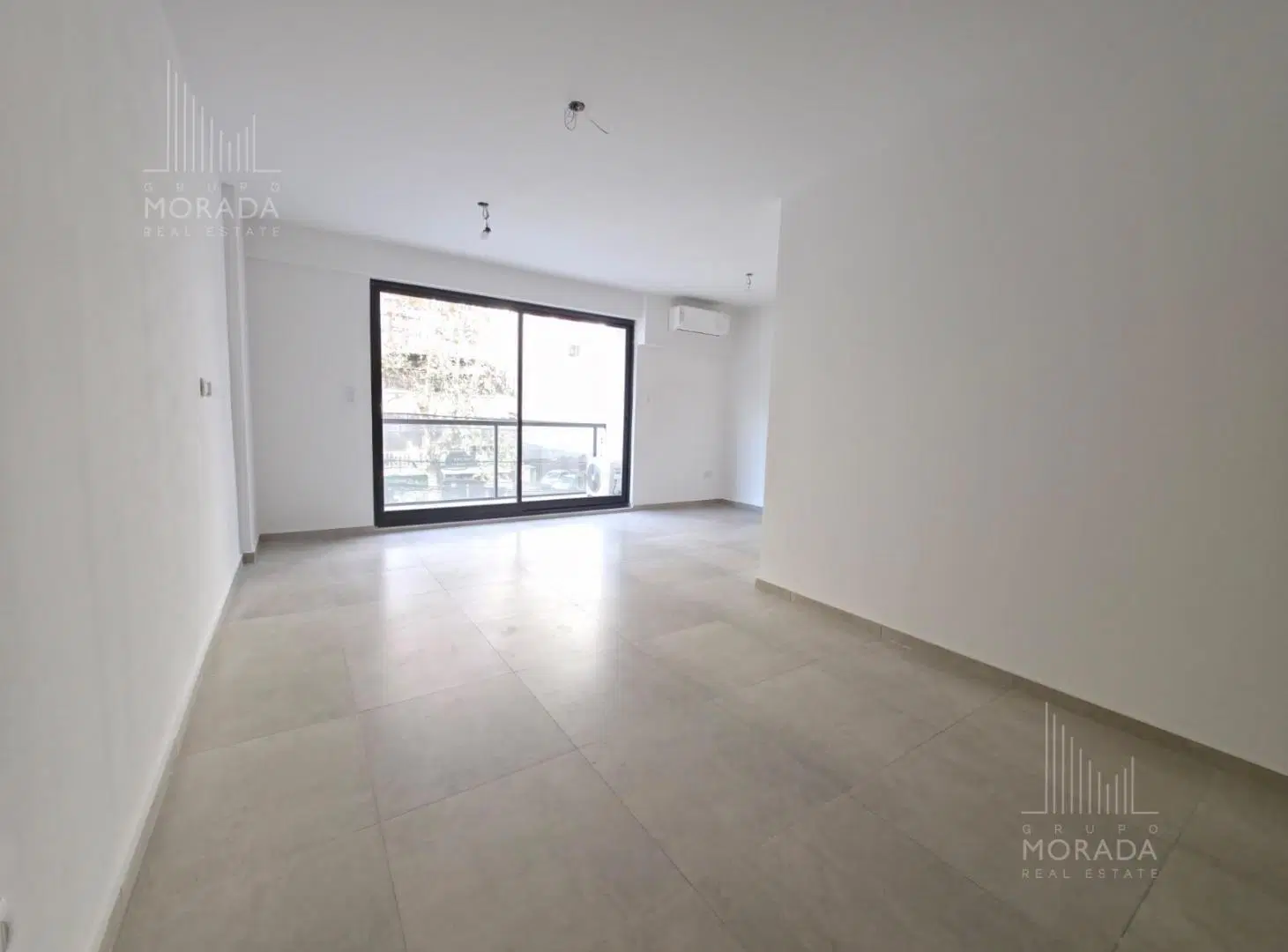 Departamento con balcon y pileta en Flores 4