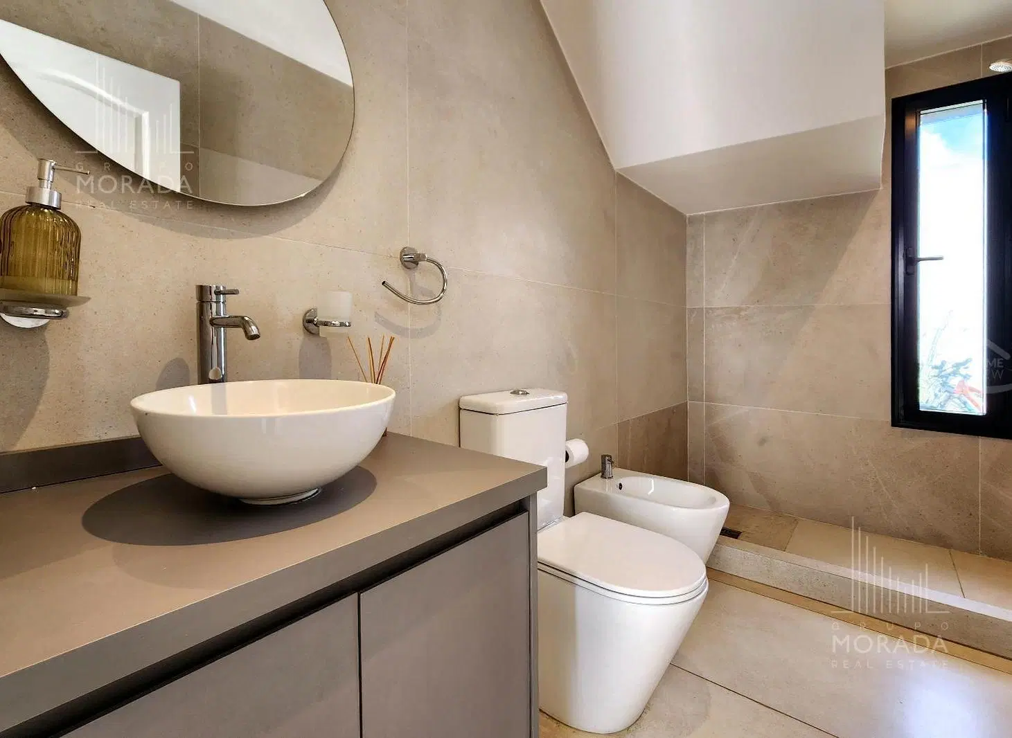 Casa en venta en Pilar del Este 6 ambientes con pileta 3