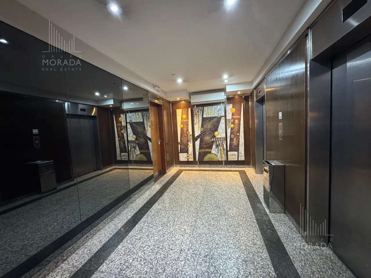 Oficina Comercial en Alquiler  | Av. Córdoba | Piso 8 al Frente | Cochera | Lista para Usar 2
