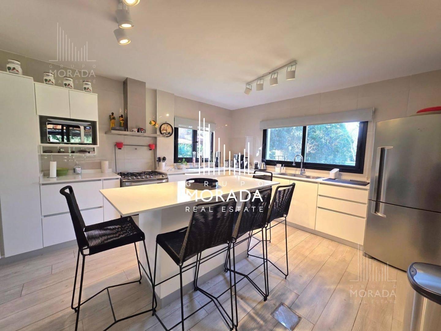 Foto de Casa en venta 6 ambientes con parque y pileta en Country Pilar. Apta, imagen 1