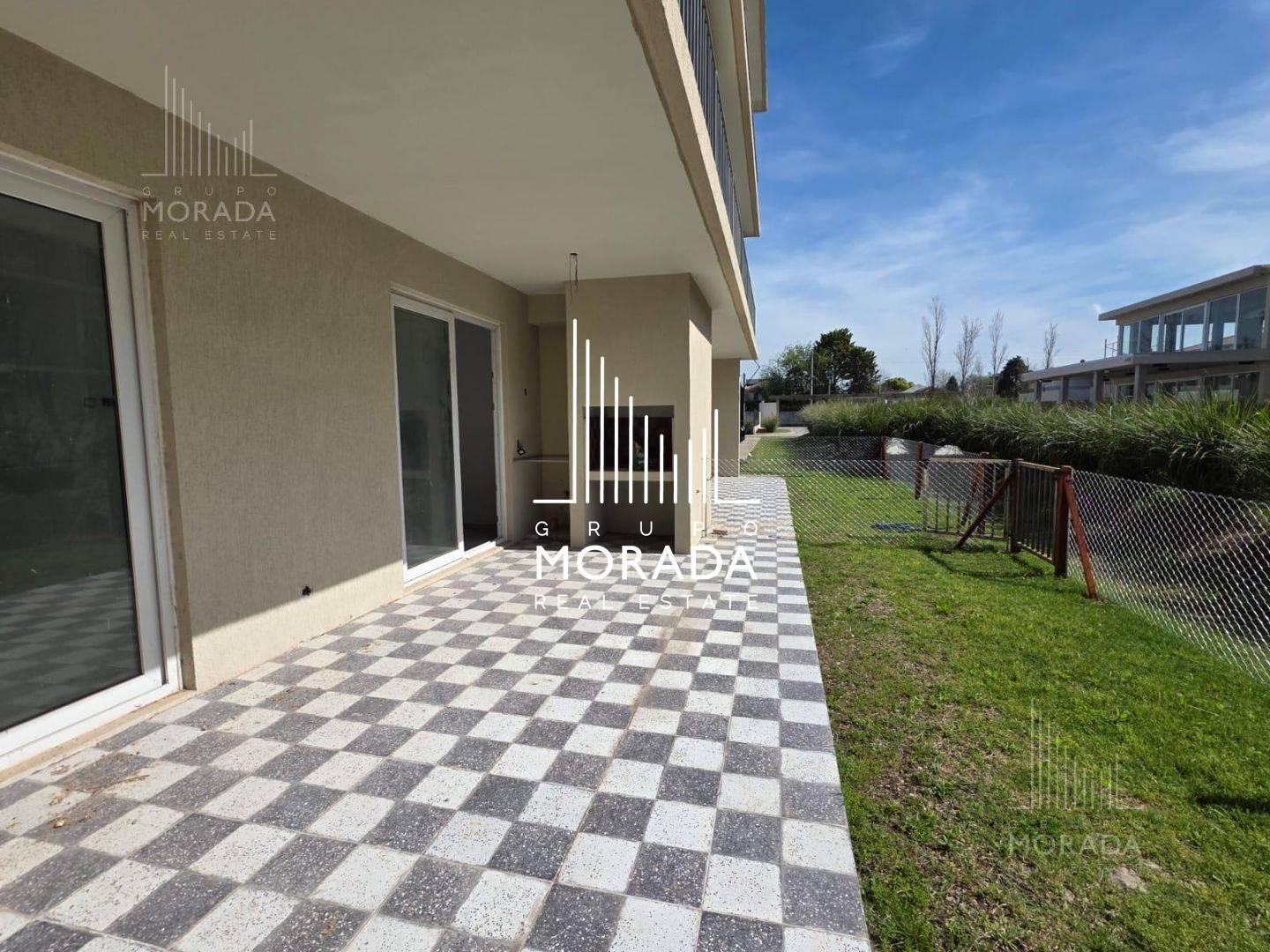 Foto de Departamento en alquiler tres ambientes con jardín en Pilar, imagen 2