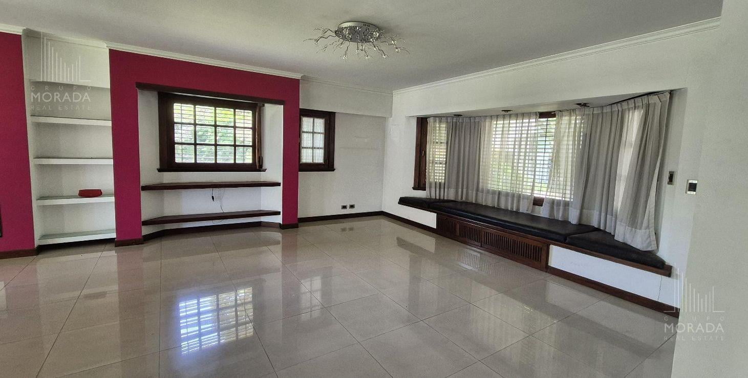 Foto de venta casa 5 ambientes en Villa Morra I, Pilar, imagen 2