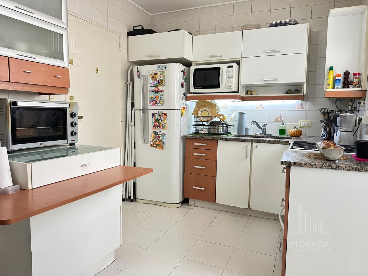 Foto de VENTA Departamento en excelente estado 4 ambientes balcón corrido sobre, imagen 2