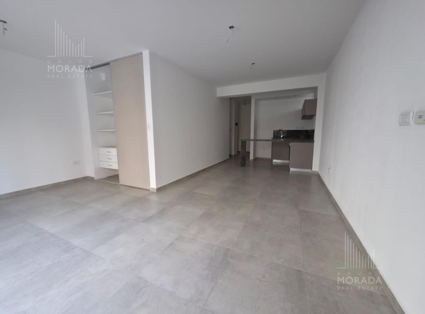 Foto de Departamento con balcon y pileta en Flores, imagen 1