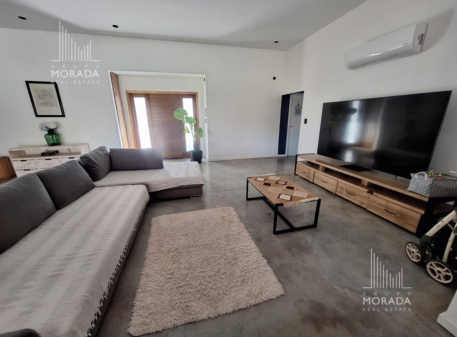 Foto de Casa en venta en Manzanares de 6 ambientes con pileta, imagen 1