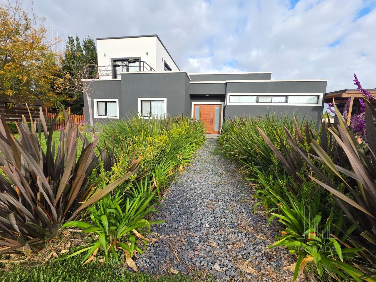 Foto de Casa en venta en Manzanares de 6 ambientes con pileta, imagen 2