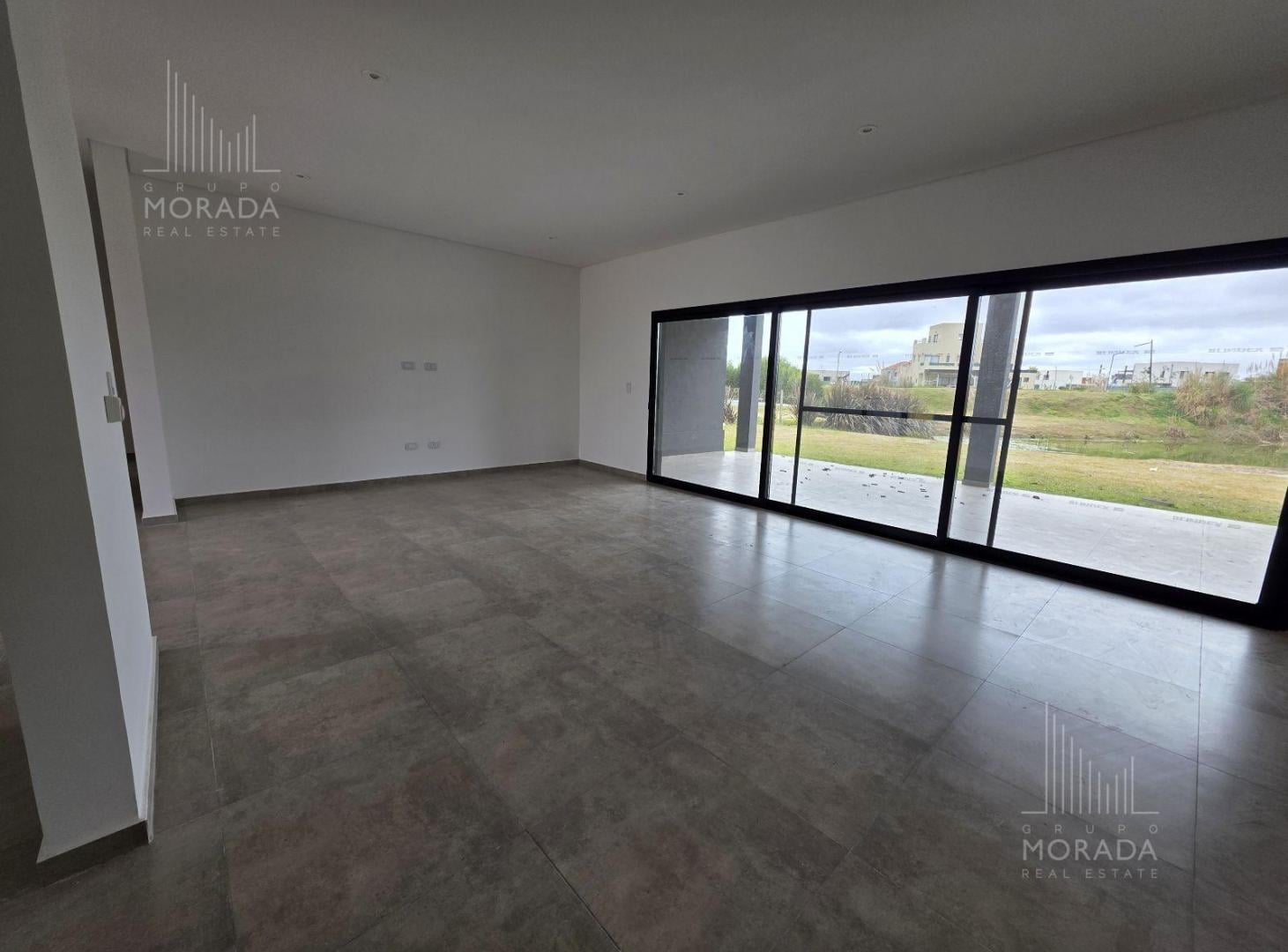 Foto de Casa 5 ambientes al agua en venta en Canton Norte OPORTUNIDAD, imagen 2