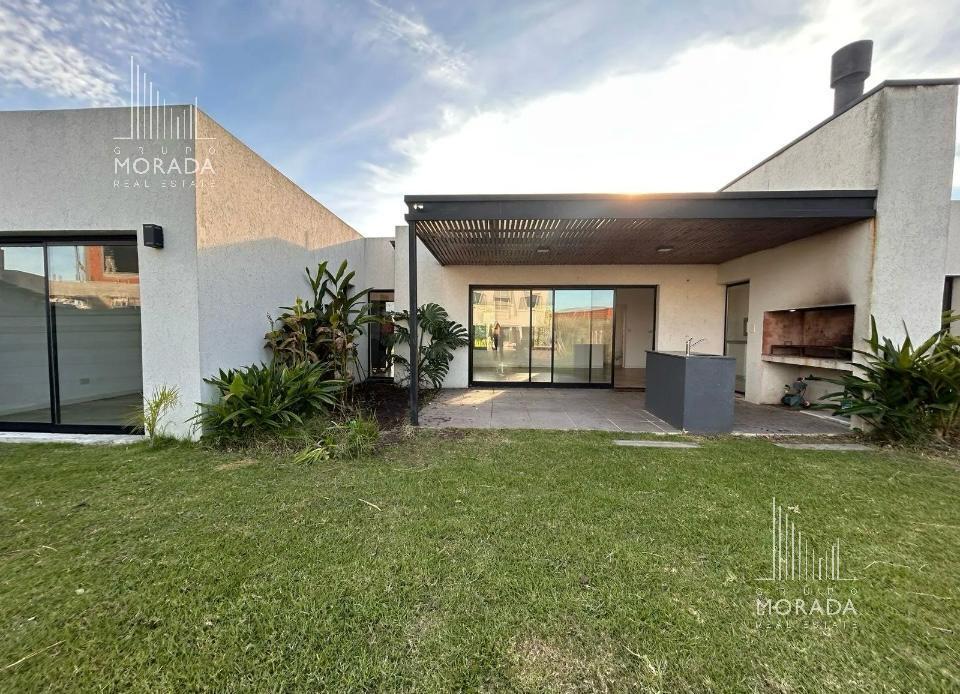 Foto de VENTA CASA 4 AMBIENTES BARRIO SANTO TOMÁS PILAR, imagen 2