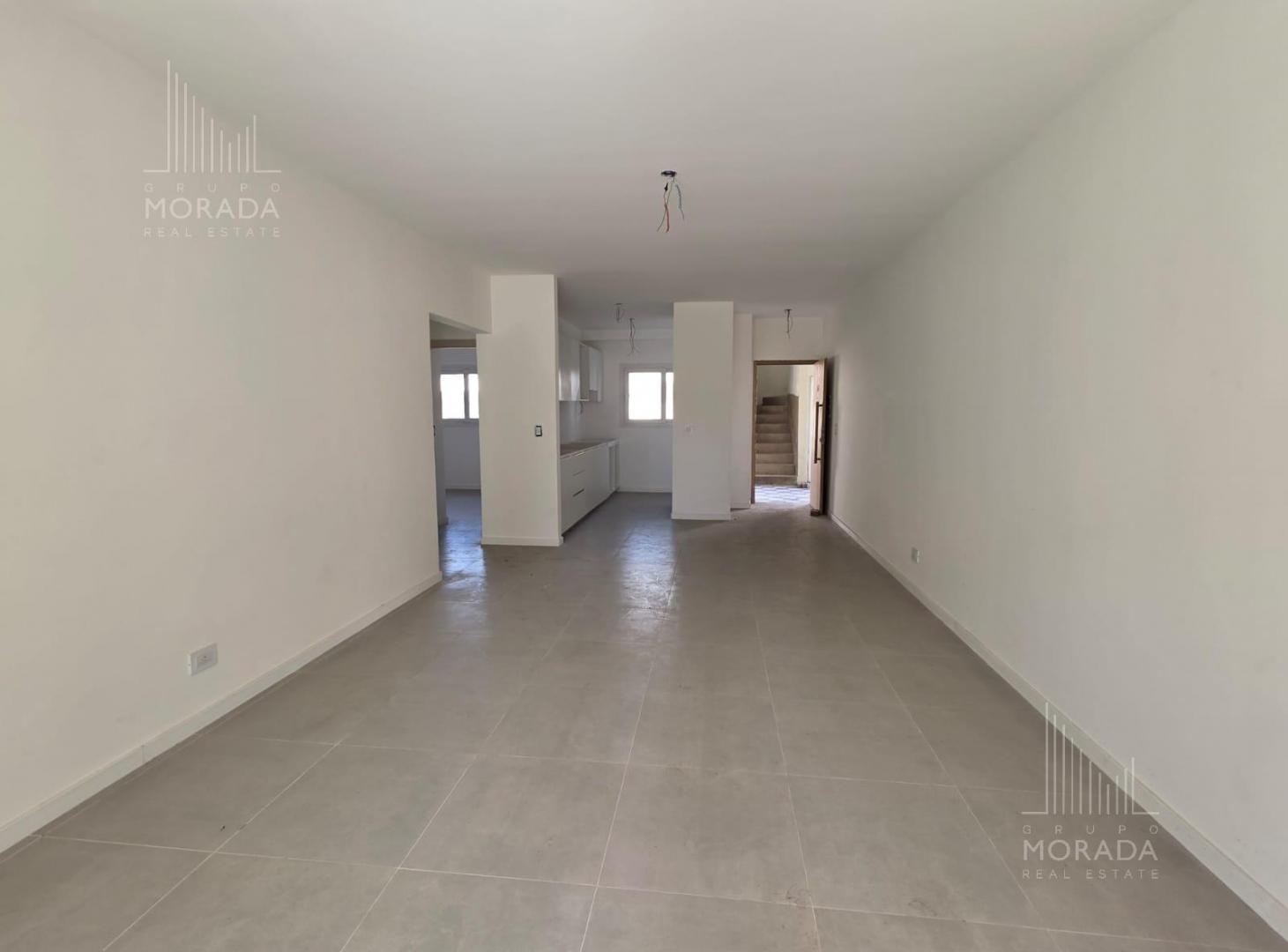 Foto de Departamento en alquiler tres ambientes con jardín en Pilar, imagen 1