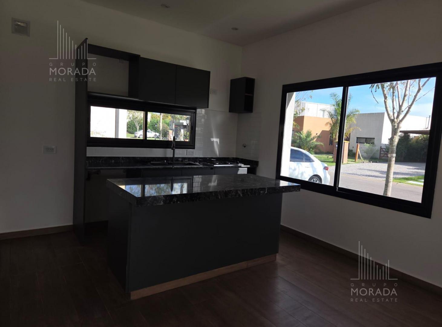 Foto de VENTA CASA PILAR CON PILETA, imagen 1