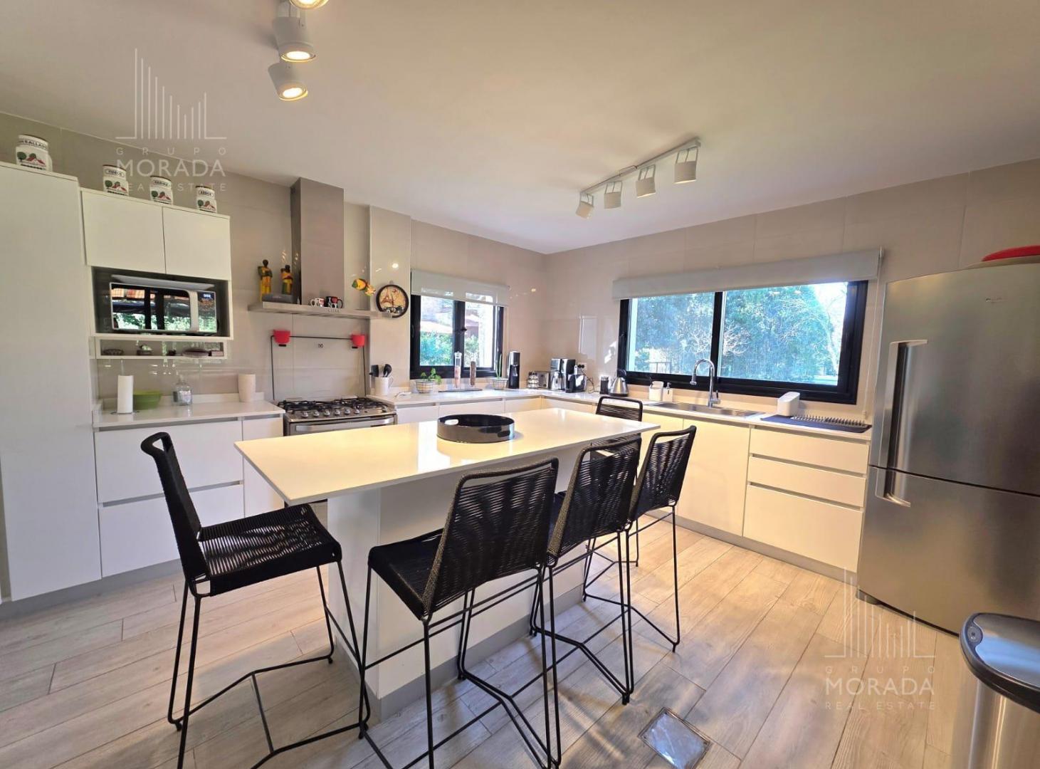 Foto de Casa en venta 6 ambientes con parque y pileta en Country Pilar. Apta, imagen 5