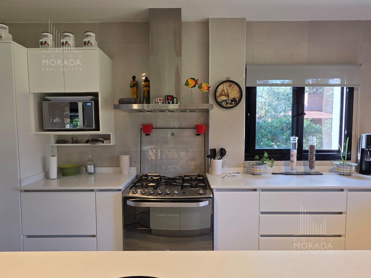 Foto de Casa en venta 6 ambientes con parque y pileta en Country Pilar. Apta, imagen 3