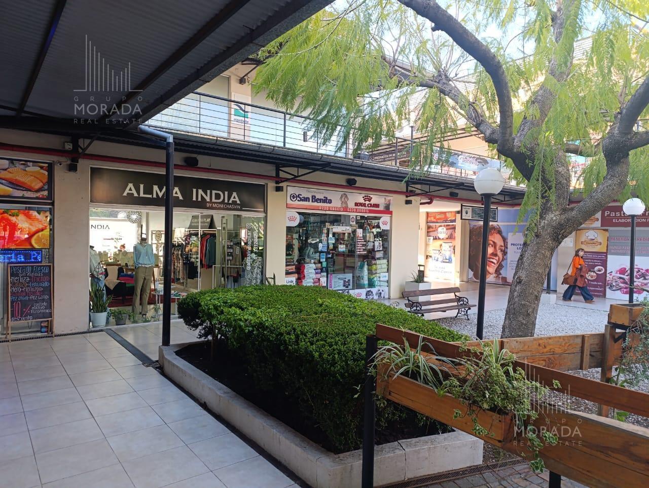 Foto de Local en venta con Renta, Centro Comercial La Escala, Caamaño, imagen 3