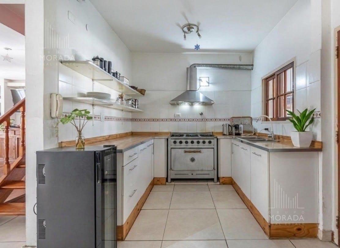 Foto de Venta casa en ituzaingó 5 ambientes, jardín y pileta apta credito, imagen 4