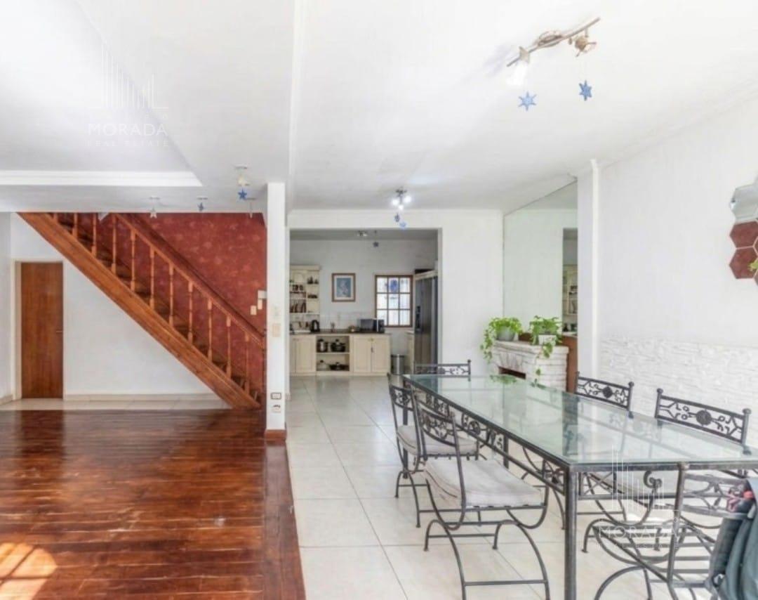 Foto de Venta casa en ituzaingó 5 ambientes, jardín y pileta apta credito, imagen 2