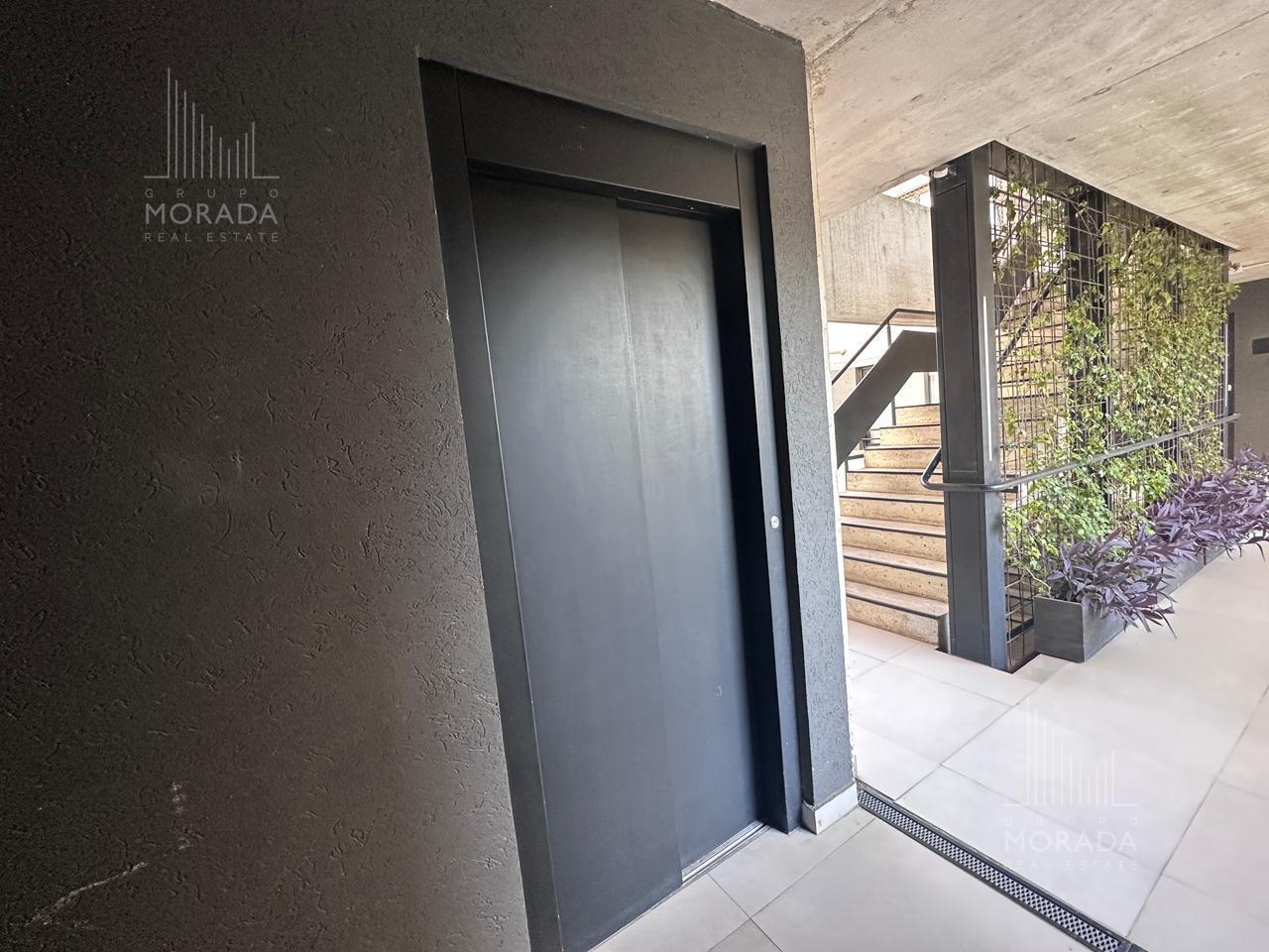 Foto de Departamento en Venta en Nuñez de 4 ambientes con cochera fija, imagen 1